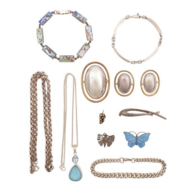 Lot 480 - A group of silver jewellery