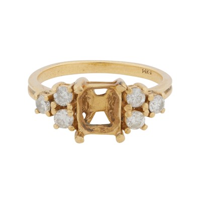 Lot 97 - A diamond ring