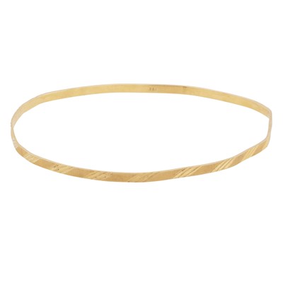 Lot 296 - A bangle