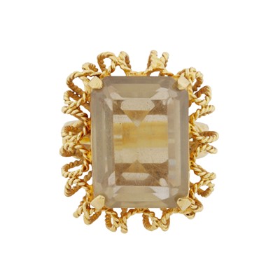 Lot 214 - A citrine single stone ring