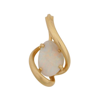 Lot 96 - An opal pendant