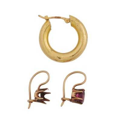Lot 255 - Three earrings