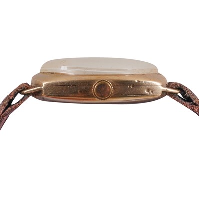 Lot 70 - Men's Vertex 'Revue' Wristwatch