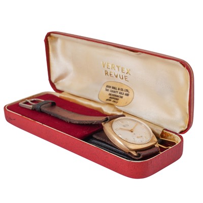 Lot 70 - Men's Vertex 'Revue' Wristwatch