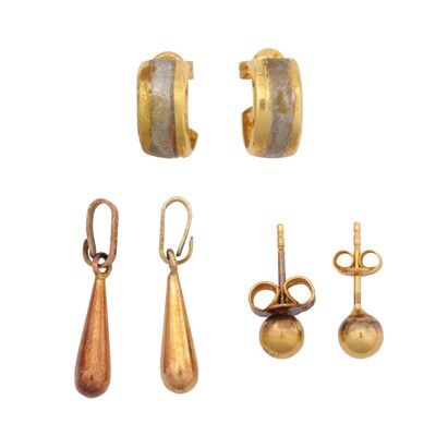 Lot 431 - Two pairs of earrings and two pendants