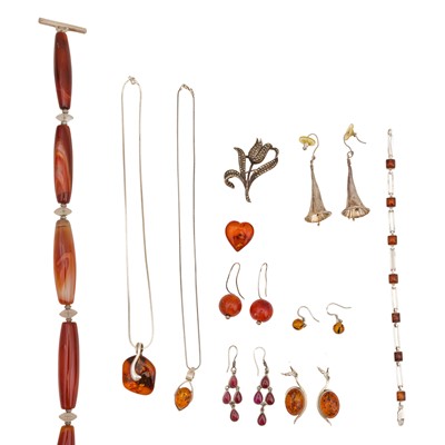 Lot 464 - A collection of silver and hardstone jewellery
