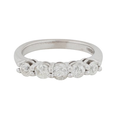 Lot 335 - A diamond five-stone ring