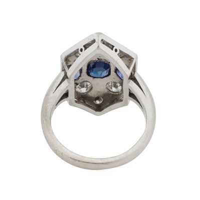 Lot 54 - An hexagonal sapphire and diamond ring