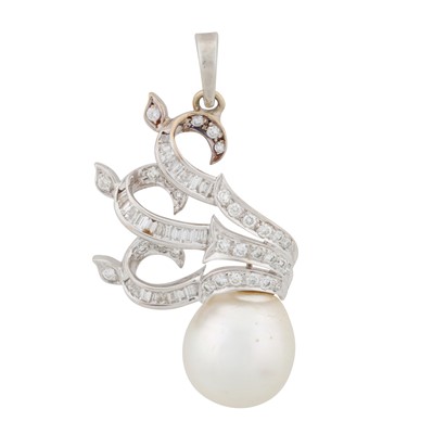 Lot 91 - A cultured pearl and diamond pendant