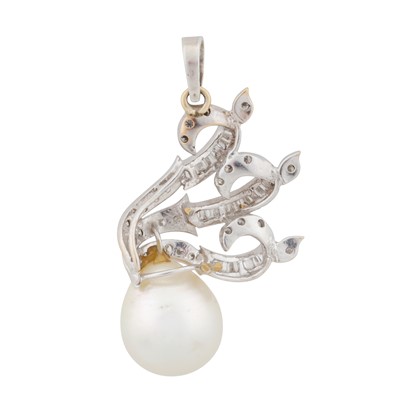 Lot 91 - A cultured pearl and diamond pendant