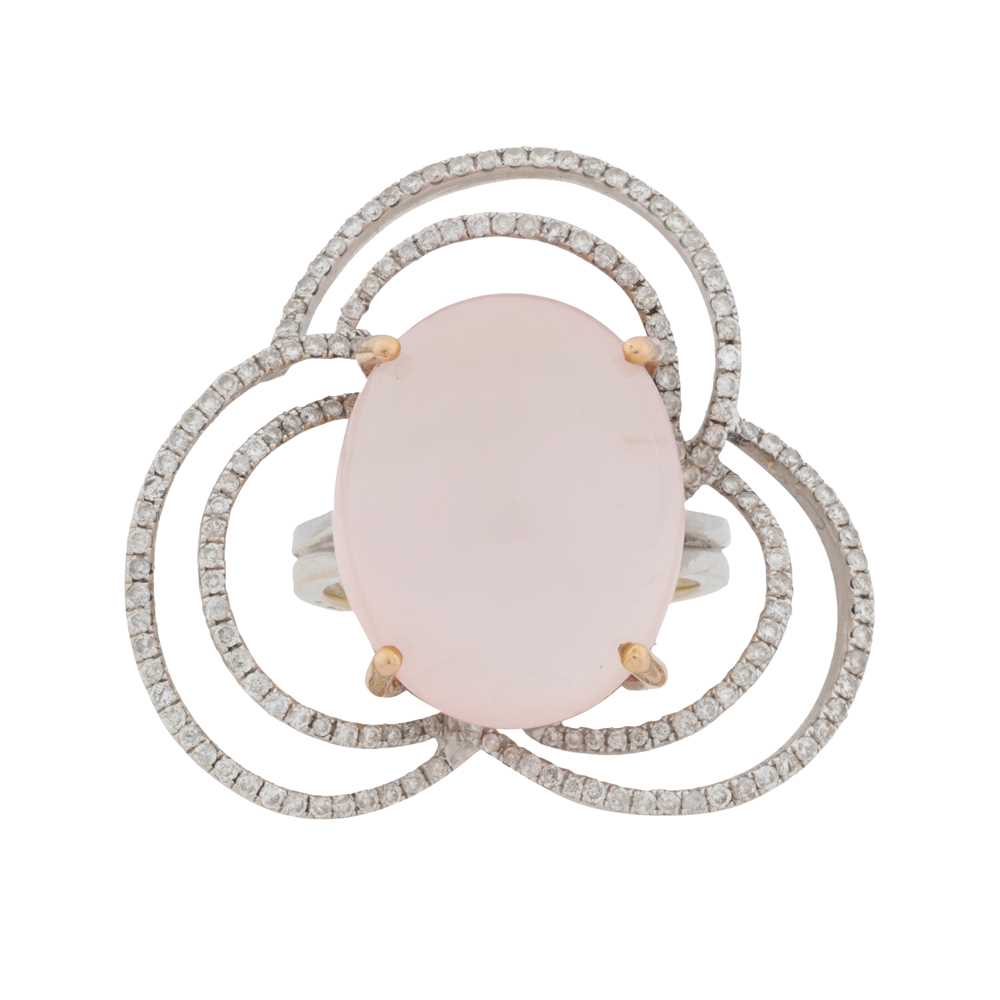 Lot 89 - A quartz and diamond ring