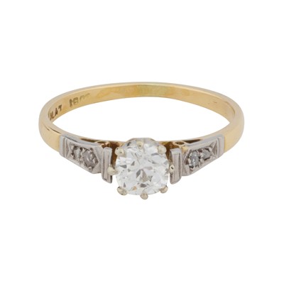 Lot 197 - A diamond ring