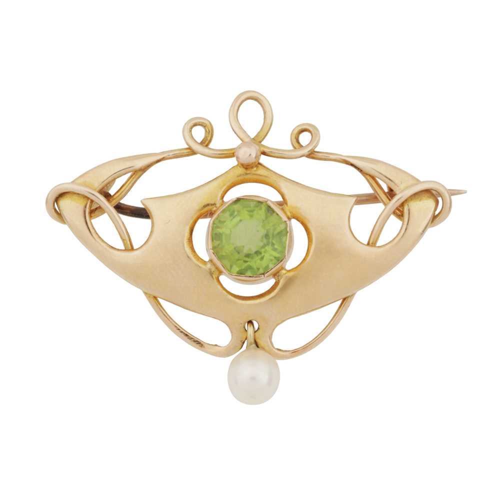Lot 95 - A peridot and pearl brooch, circa 1900