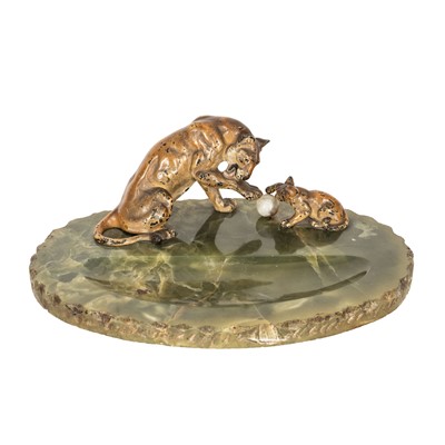 Lot 147 - An Art Deco cold-painted bronze figural desk stand