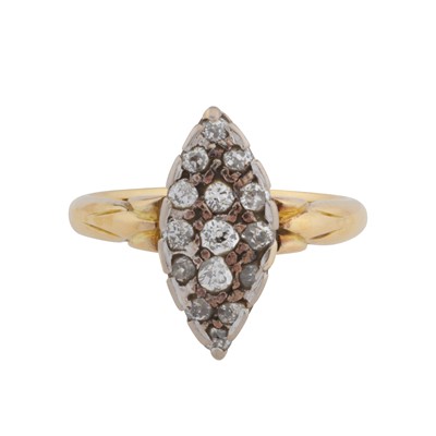 Lot 407 - A diamond lozenge ring