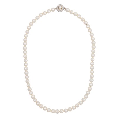 Lot 143 - Mikimoto Ι A pearl necklace