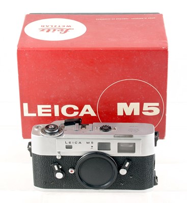 Lot 262 - Chrome Leica M5 Body.