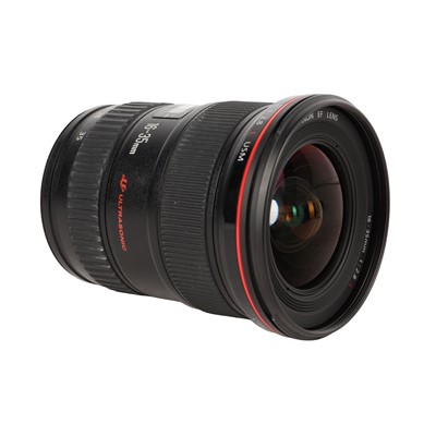 Lot 377 - Canon