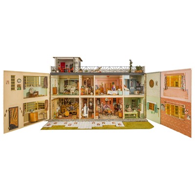 Lot 1 - Dolls House in the form of a 1930s Art Deco Detached House