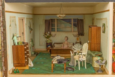 Lot 1 - Dolls House in the form of a 1930s Art Deco Detached House