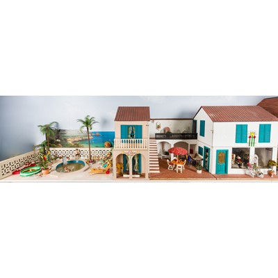 Lot 57 - Italian Villa