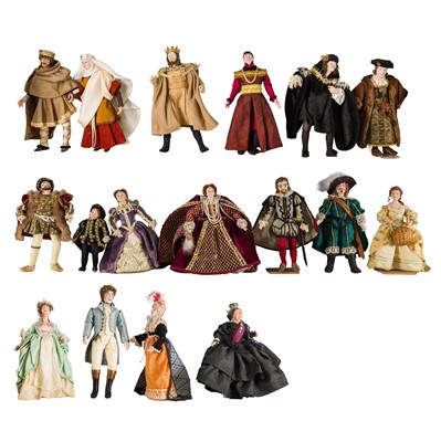Lot 118 - Royal Doll Lineup