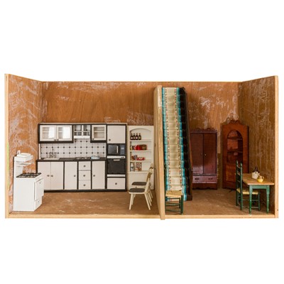 Lot 112 - Unfinished Scene with Props