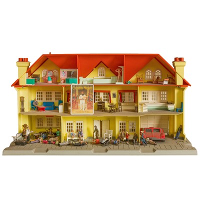 Lot 117 - Miniature House Scene