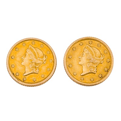 Lot 328 - A pair of dress studs