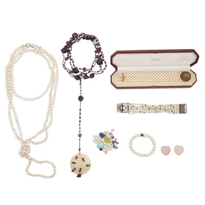 Lot 487 - A collection of pearls and other jewellery