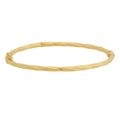 Lot 349 - A ropetwist bangle