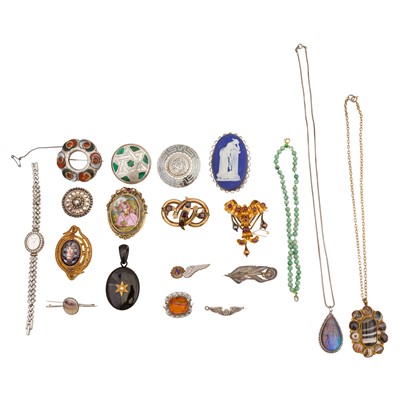 Lot 450 - A collection of silver and gem-set jewellery