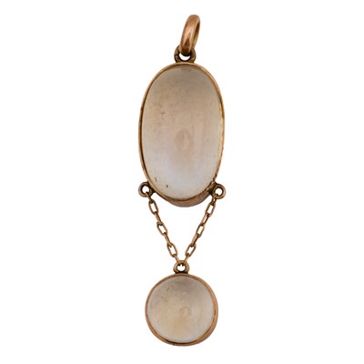 Lot 92 - A moonstone pendant