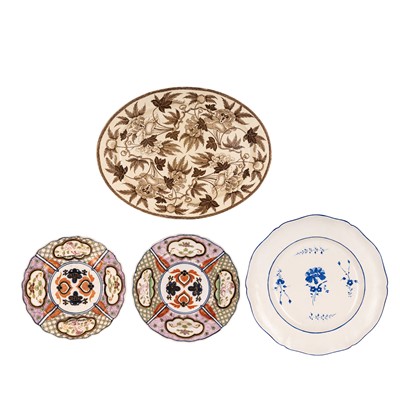 Lot 301 - An assorted group of 18th and 19th Century ceramics