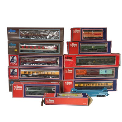 Lot 373 - A large box of assorted O Gauge Lima rolling stock