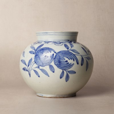 Lot 262 - A Korean blue and white 'bulsugam' jar, Joseon dynasty, 18th/19th century