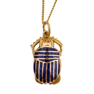 Lot 6 - A scarab pendant necklace