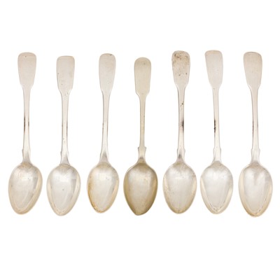 Lot 771 - An assembled set of six George III / IV sterling silver teaspoons