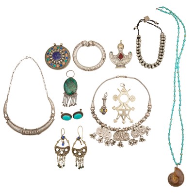Lot 460 - A collection of silver & hardstone jewellery