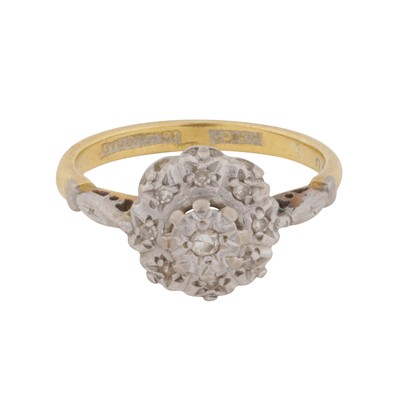 Lot 302 - A diamond ring