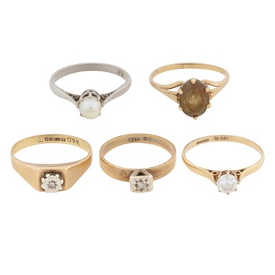 Lot 435 - Five single-stone rings