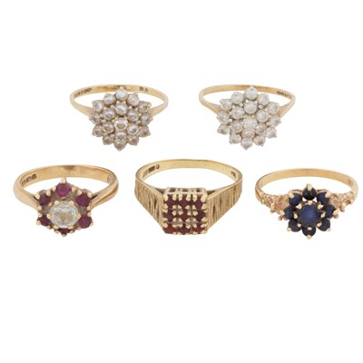 Lot 438 - Five cluster rings