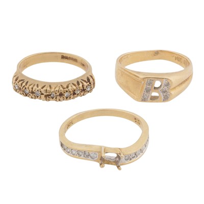 Lot 434 - A collection of three rings