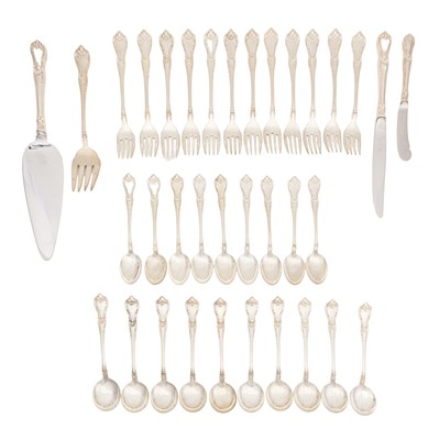 Lot 731 - A mid 20th century American sterling silver part flatware service / canteen by Lunt