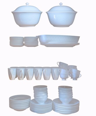 Lot 312 - A substantial Lenox 'Swedish lodge' collection part dinner service designed by Louise le Luyer
