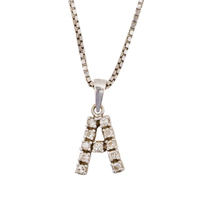 Lot 141 - A letter pendant necklace