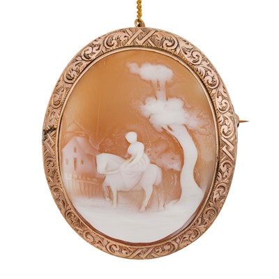 Lot 219 - A shell cameo brooch