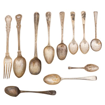 Lot 720 - A pair of early 20th century Iraqi silver and niello teaspoons