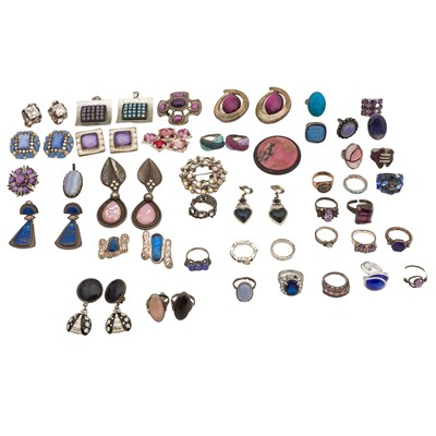 Lot 466 - A collection of silver and other jewellery