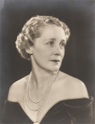 Lot 55 - Dorothy Wilding (1893-1976)